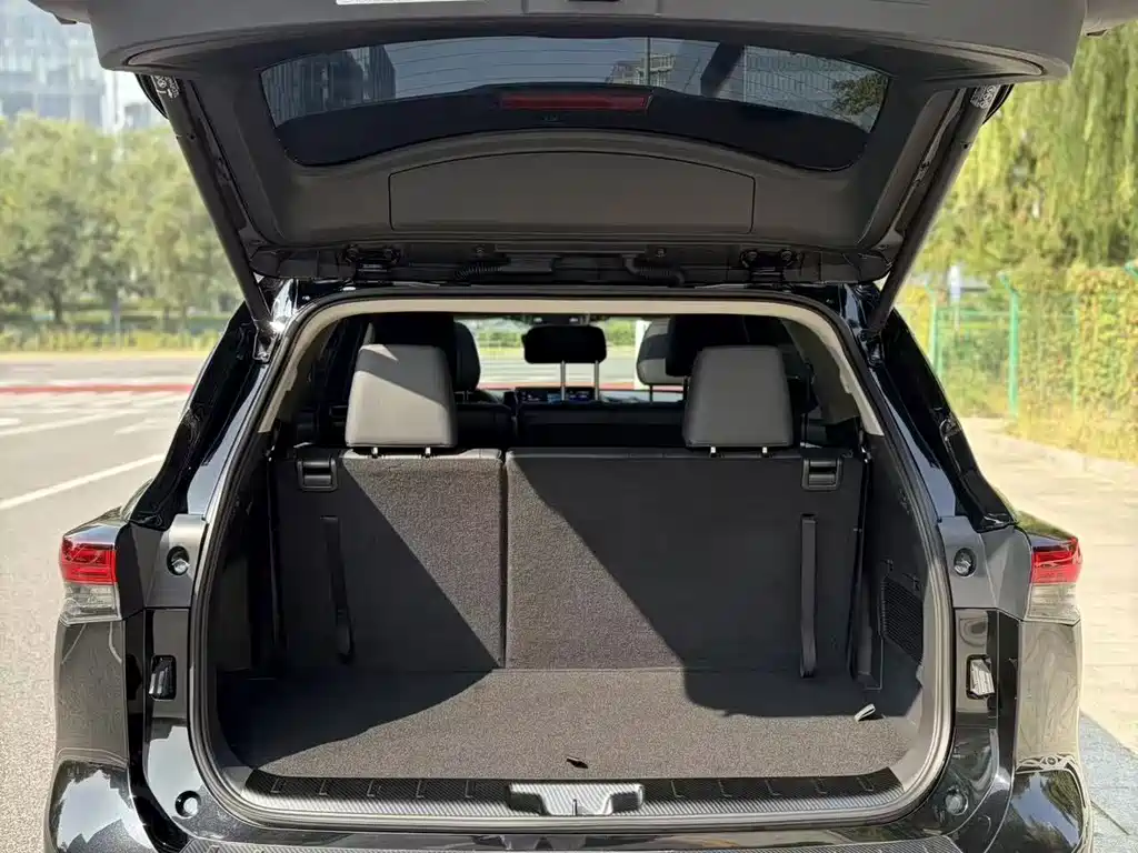 Toyota Highlander — фото 21