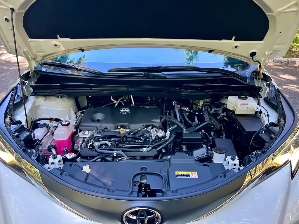 Toyota Granvia — фото 35