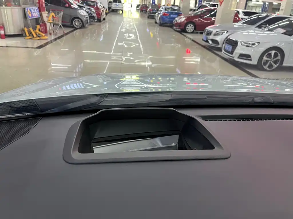 Toyota Granvia — фото 8
