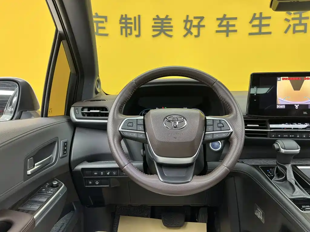 Toyota Sienna — фото 17