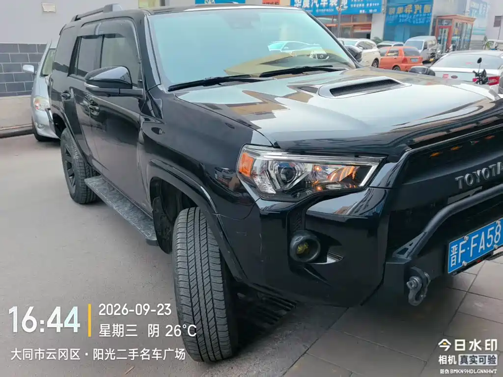 Toyota 4Runner — фото 3