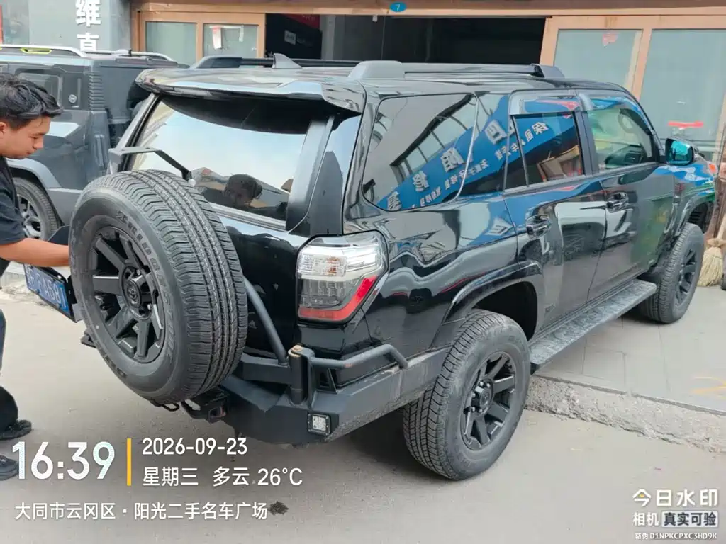 Toyota 4Runner — фото 6