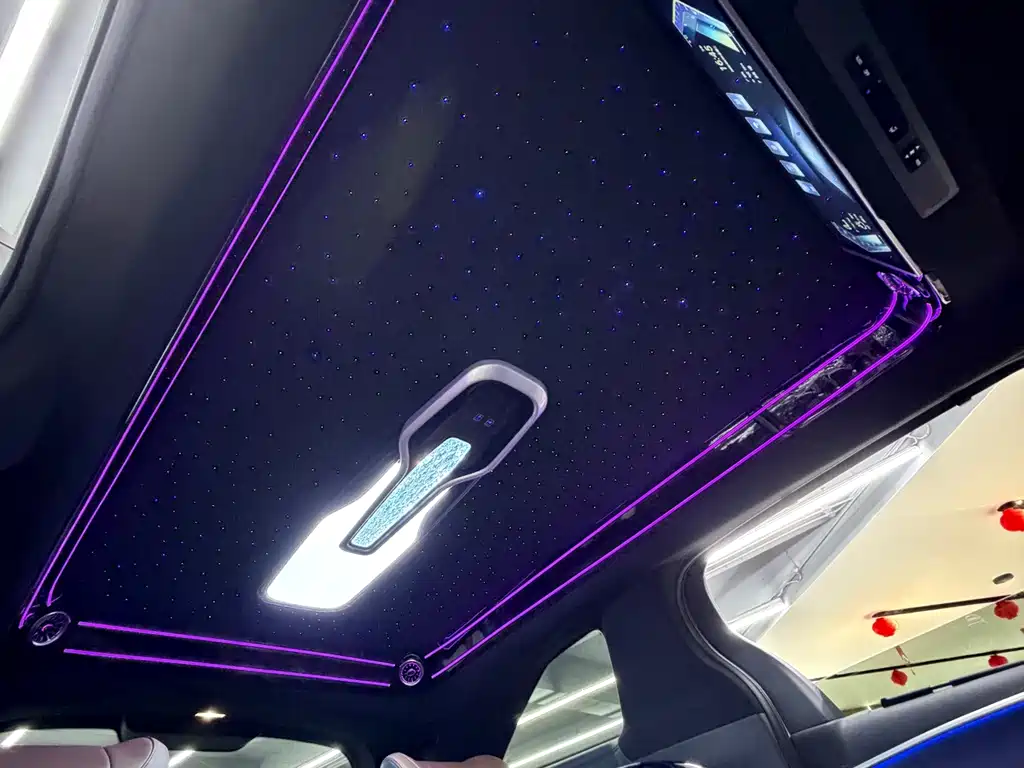 Toyota Granvia — фото 13
