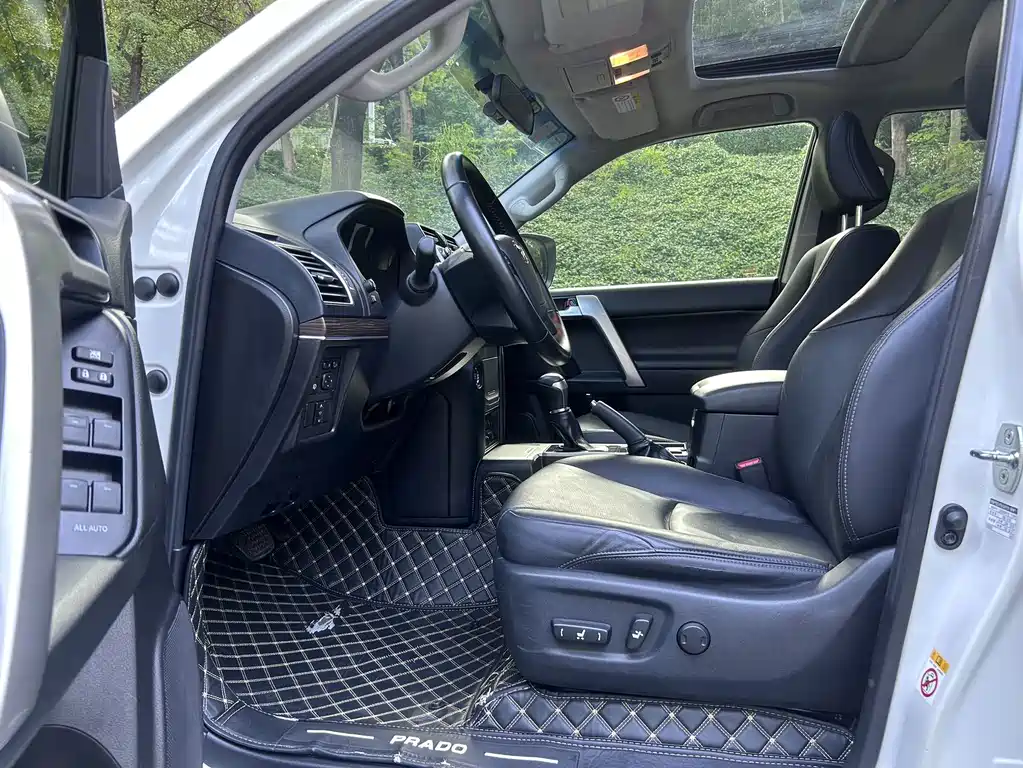 Toyota Prado — фото 5