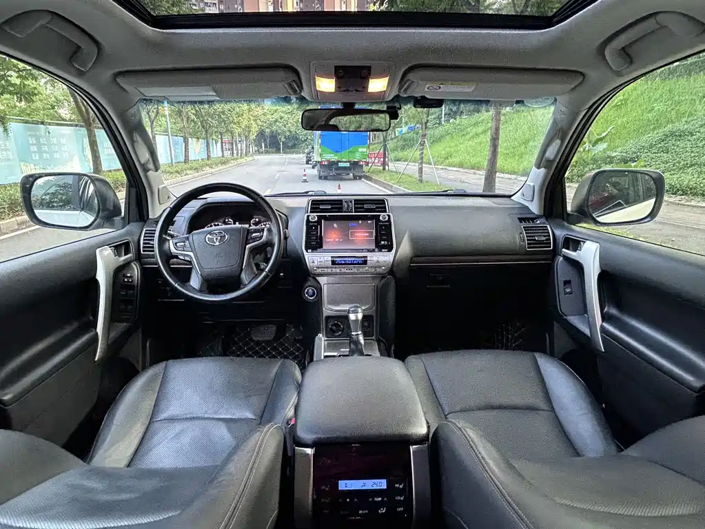 Toyota Prado — фото 6