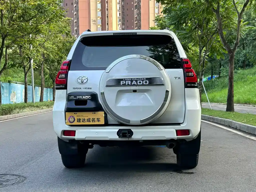 Toyota Prado — фото 10