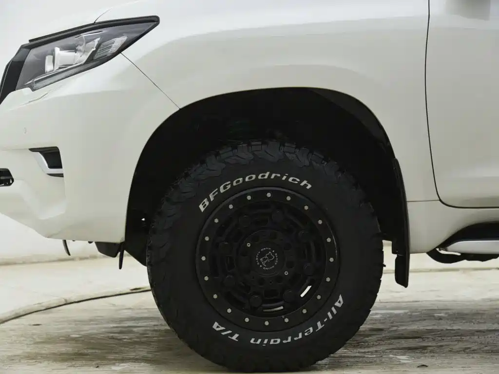 Toyota Prado — фото 15