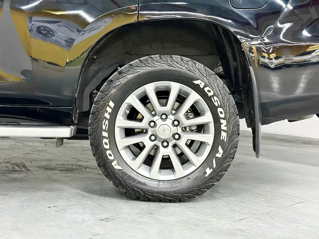 Toyota Prado — фото 13
