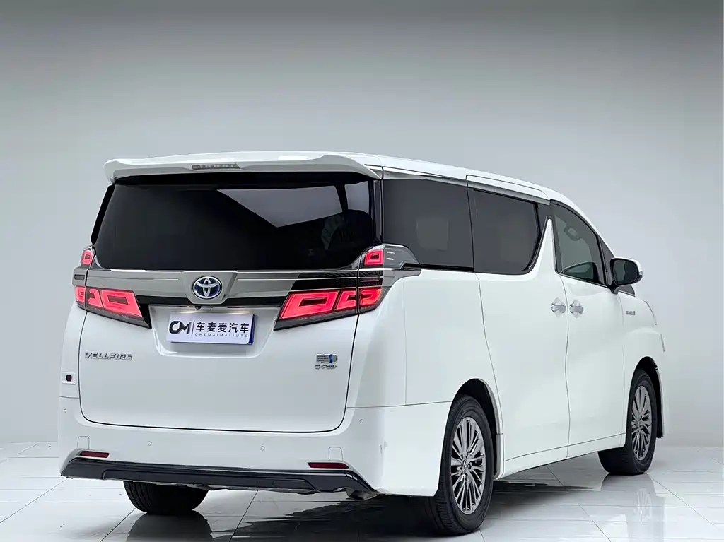 Toyota Vellfire — фото 3