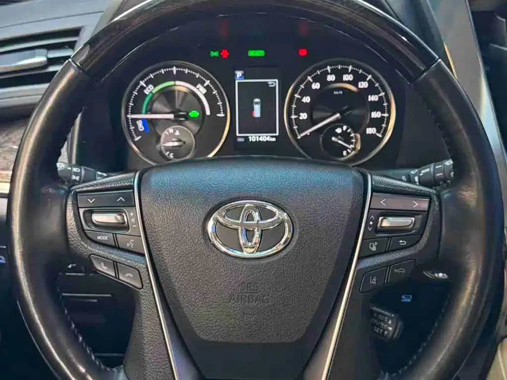 Toyota Vellfire — фото 14