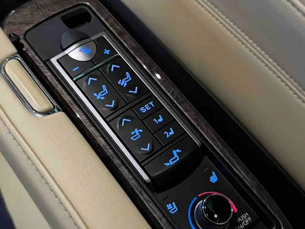 Toyota Vellfire — фото 15