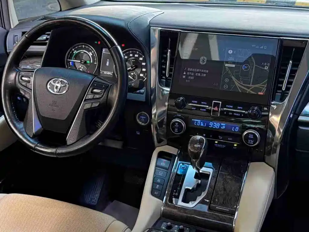 Toyota Vellfire — фото 16
