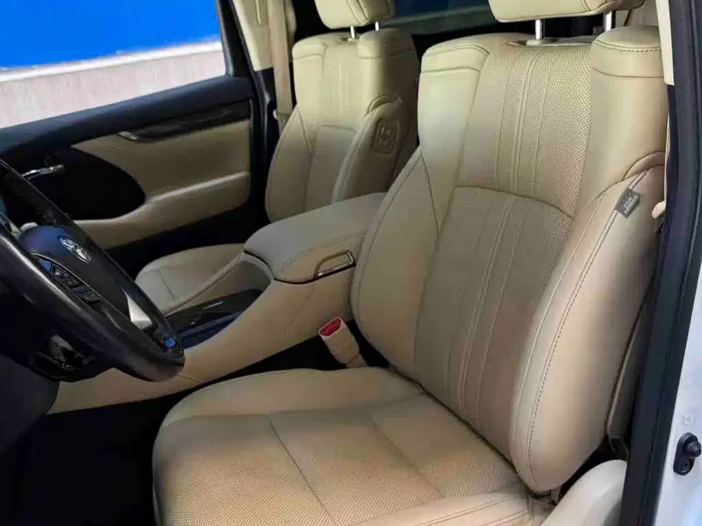 Toyota Vellfire — фото 8