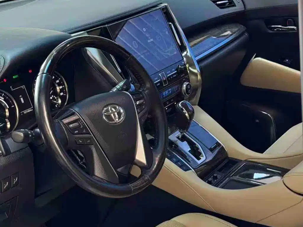 Toyota Vellfire — фото 9
