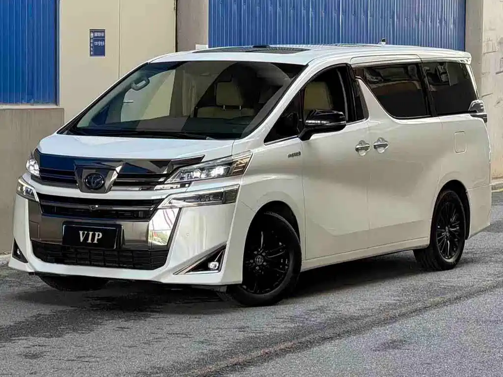 Toyota Vellfire — фото 1