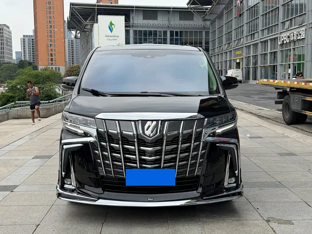 Toyota Vellfire — фото 2