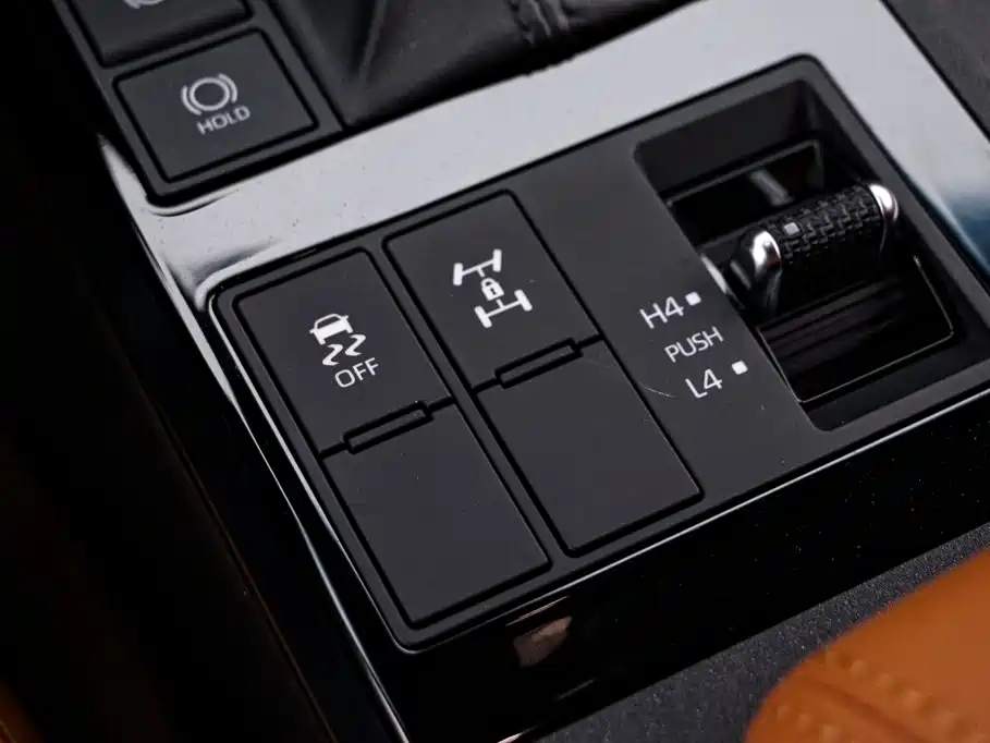 Toyota Prado — фото 11