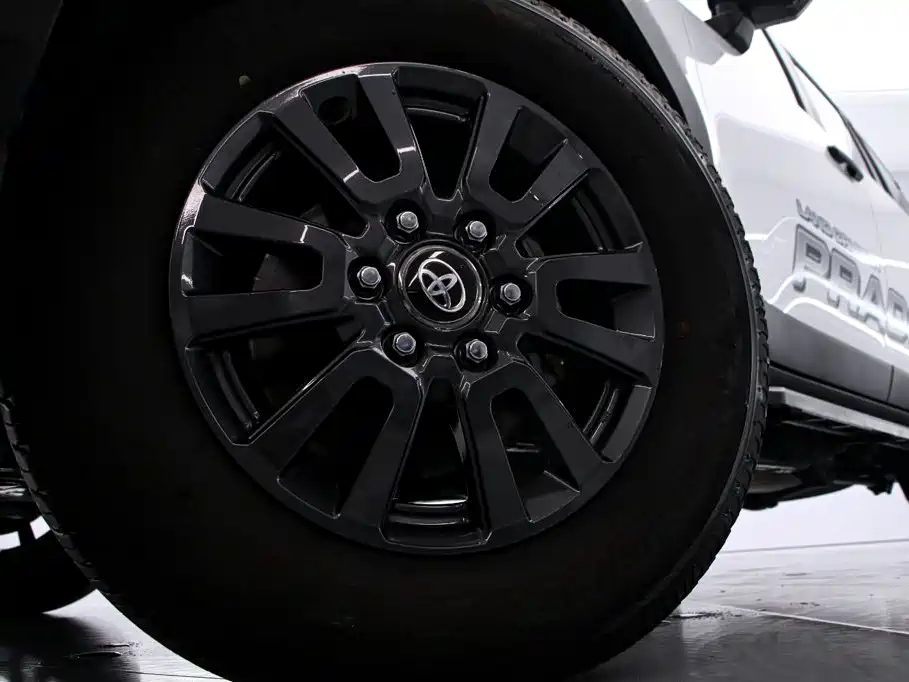 Toyota Prado — фото 17