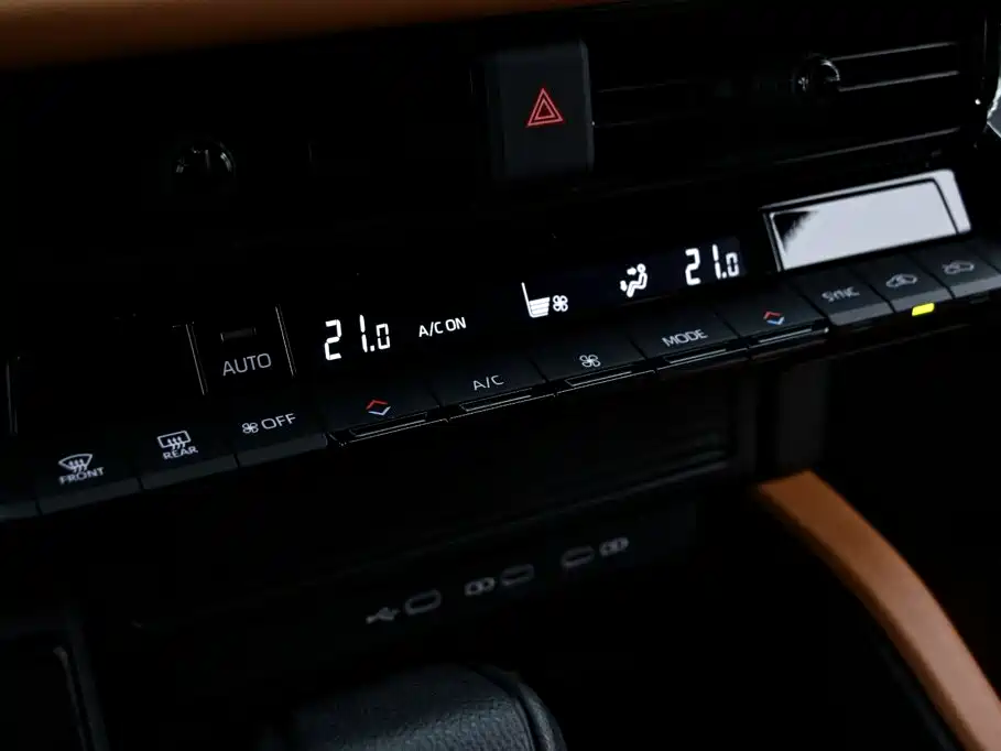Toyota Prado — фото 9