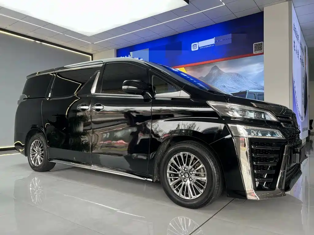 Toyota Vellfire — фото 3