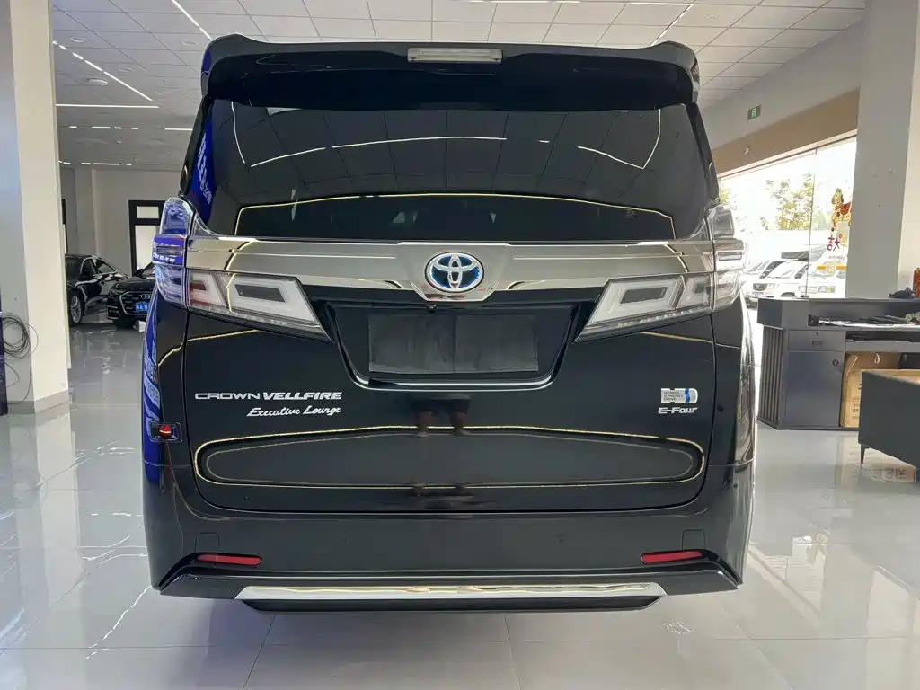 Toyota Vellfire — фото 5