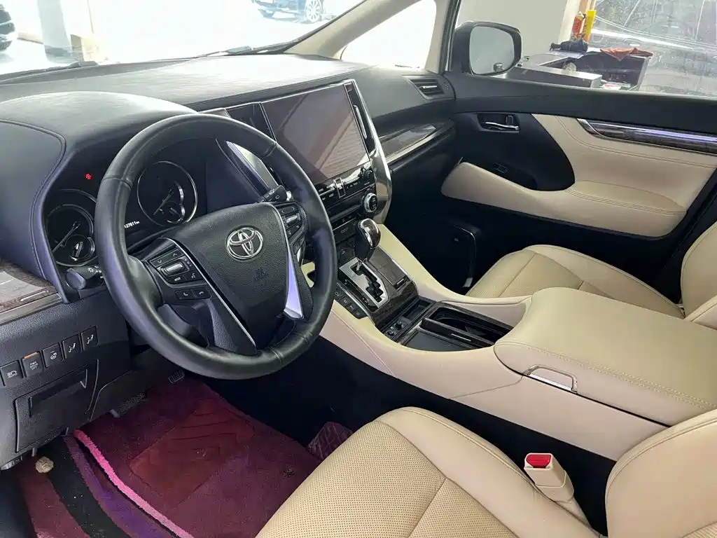 Toyota Vellfire — фото 7