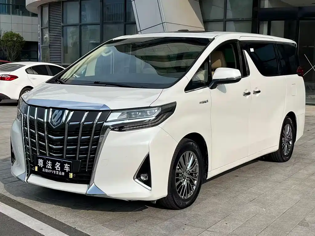 Toyota Alphard — фото 2