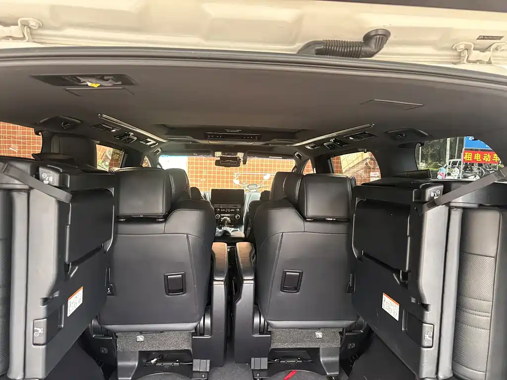 Toyota Alphard — фото 13