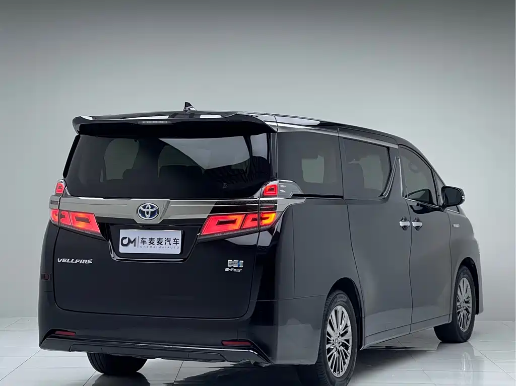 Toyota Vellfire — фото 3