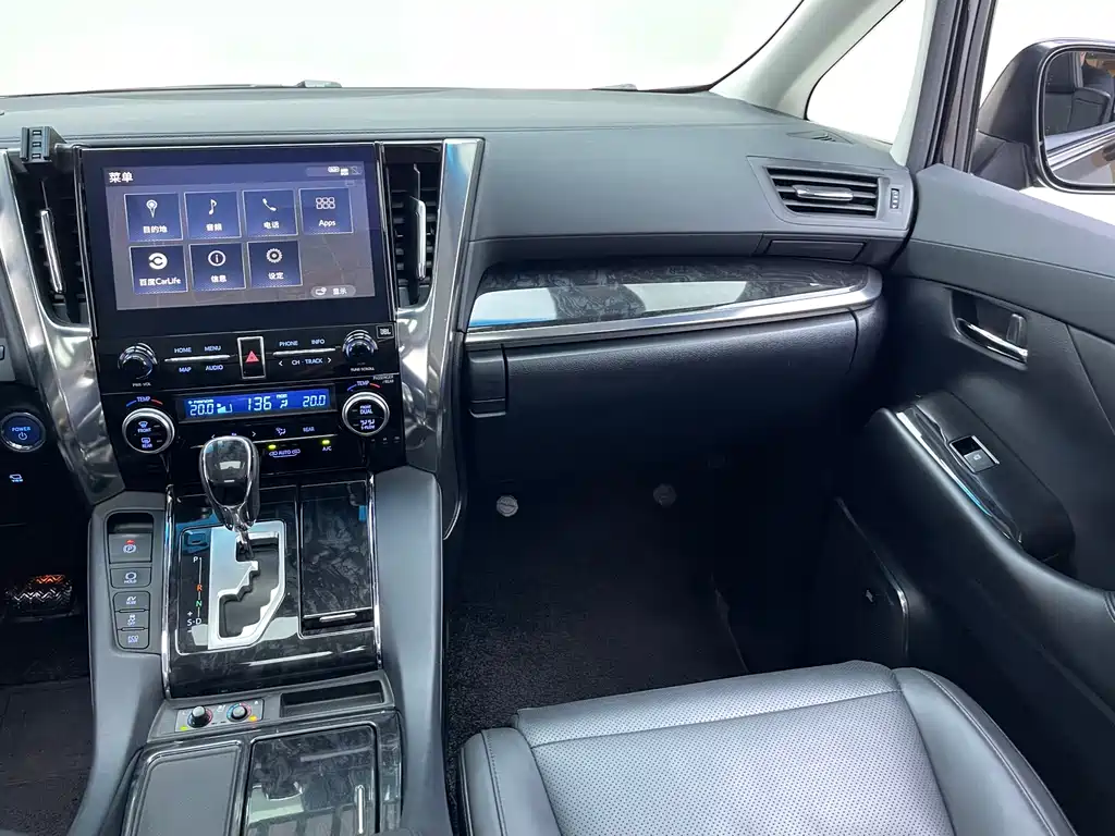 Toyota Vellfire — фото 5
