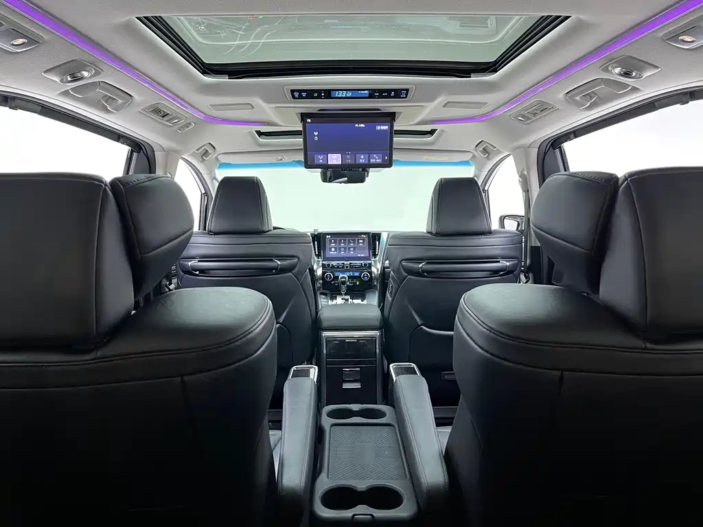Toyota Vellfire — фото 9