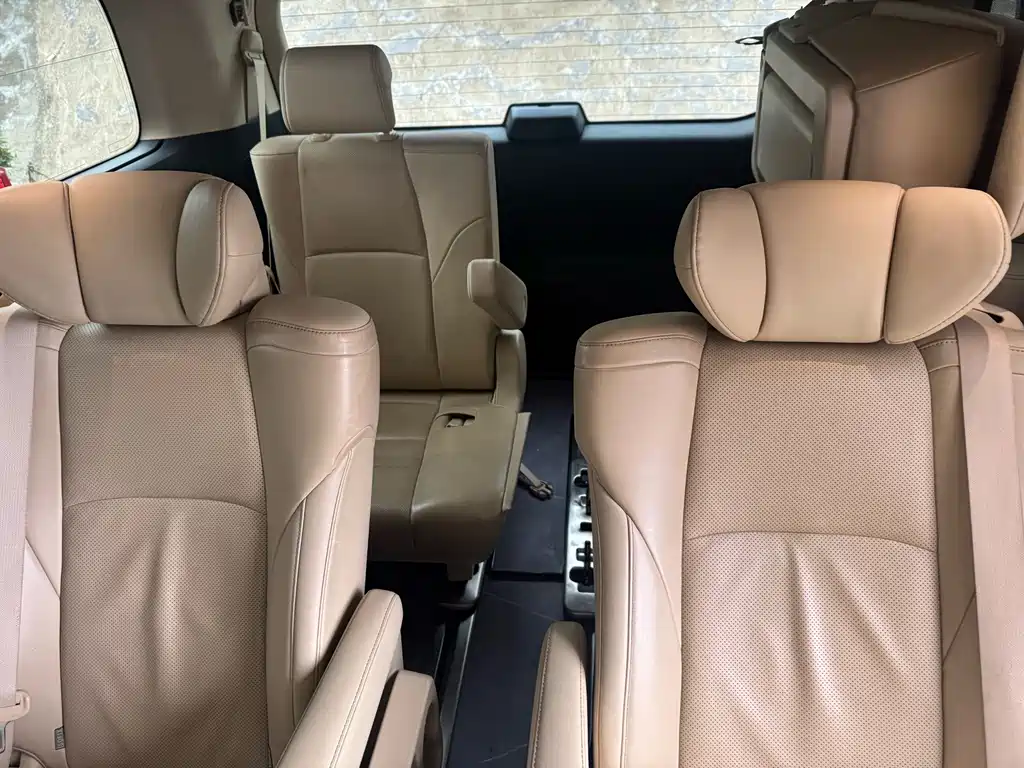 Toyota Alphard — фото 5