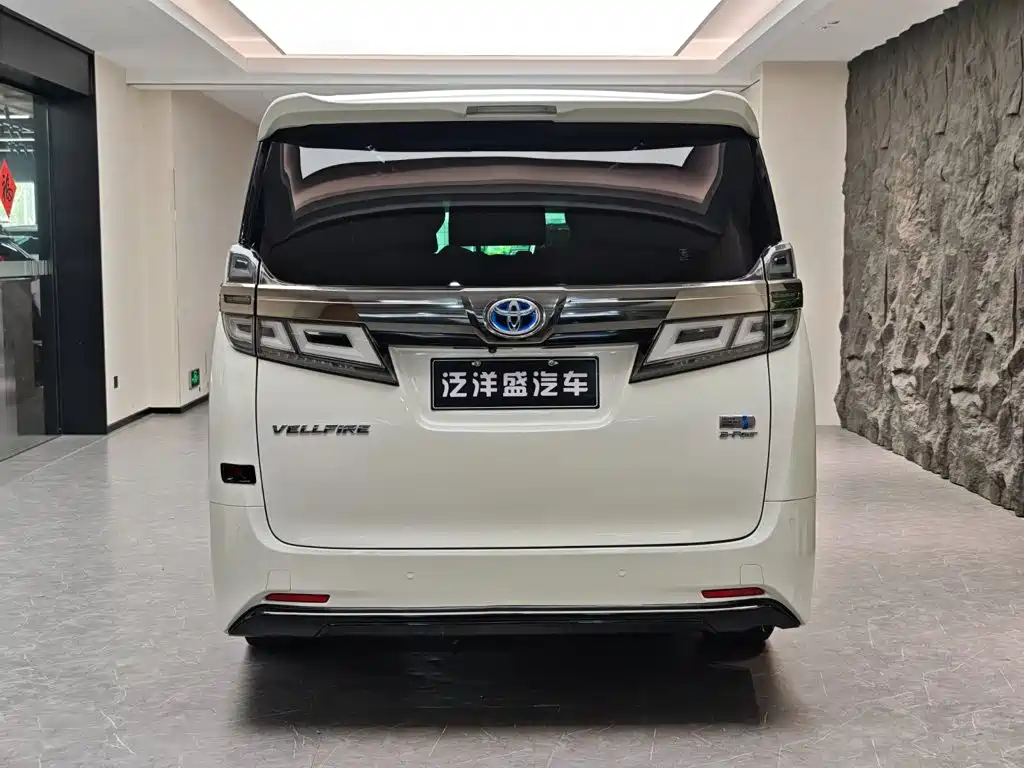Toyota Vellfire — фото 17
