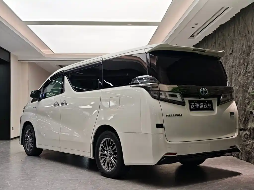 Toyota Vellfire — фото 18