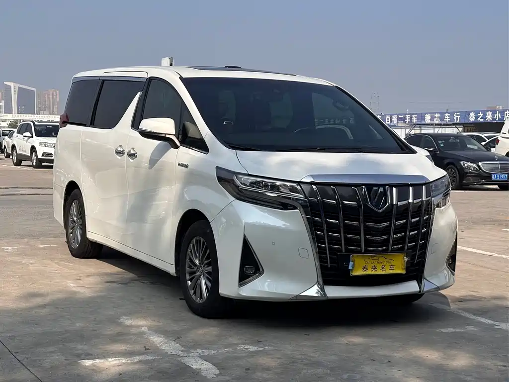 Toyota Alphard — фото 3