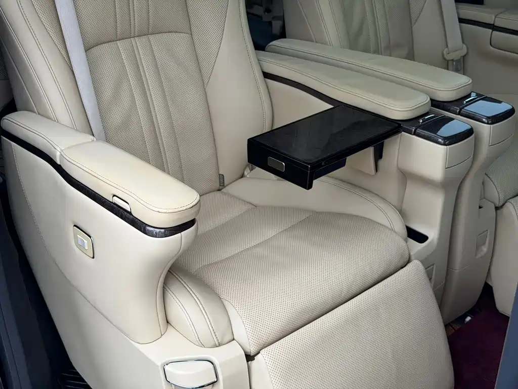 Toyota Alphard — фото 14