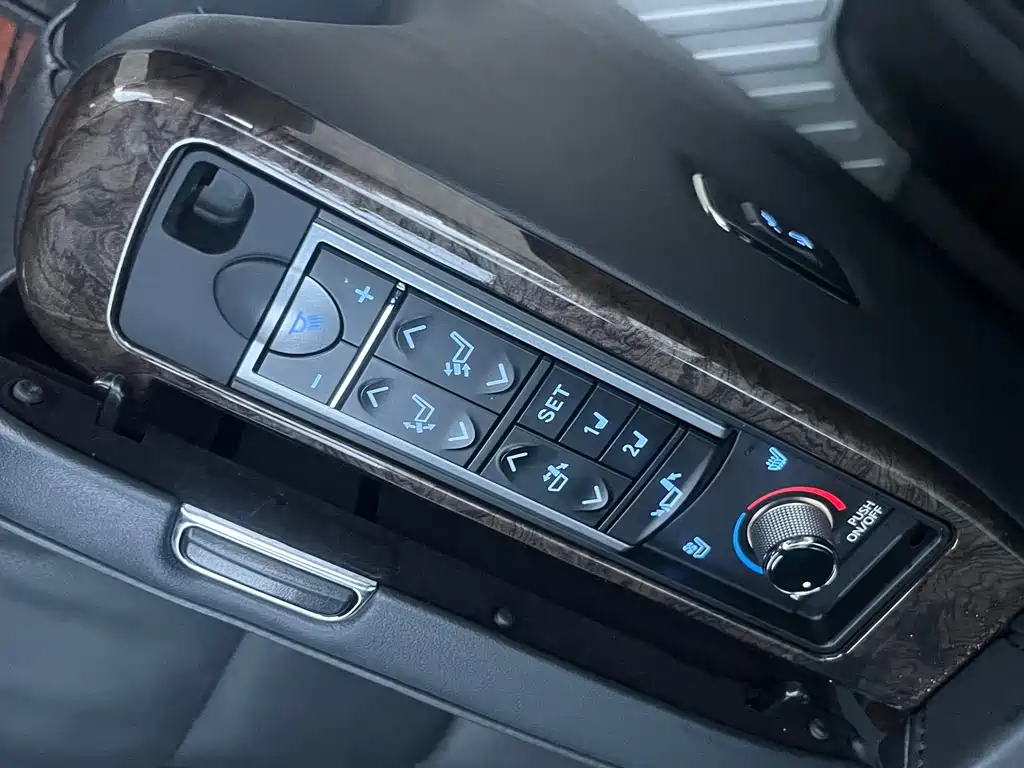 Toyota Alphard — фото 14