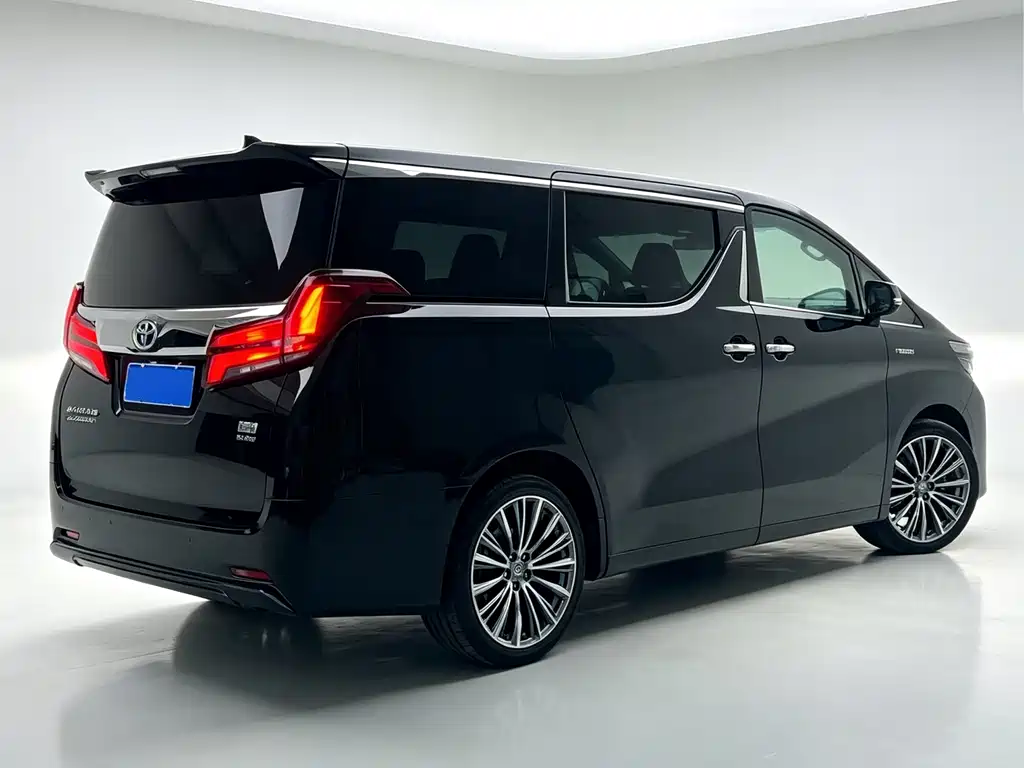Toyota Alphard — фото 6