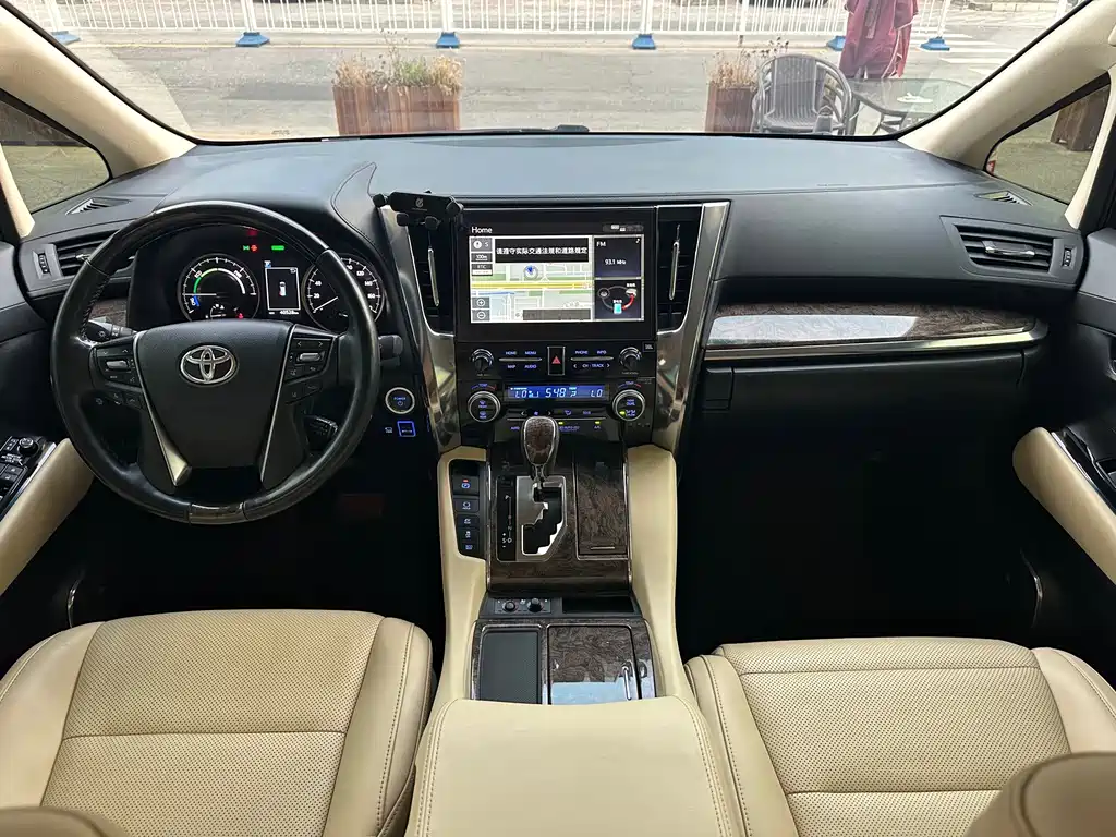 Toyota Vellfire — фото 14