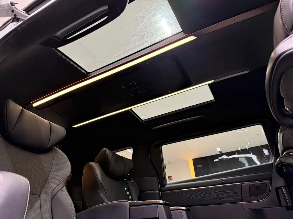 Toyota Alphard — фото 14