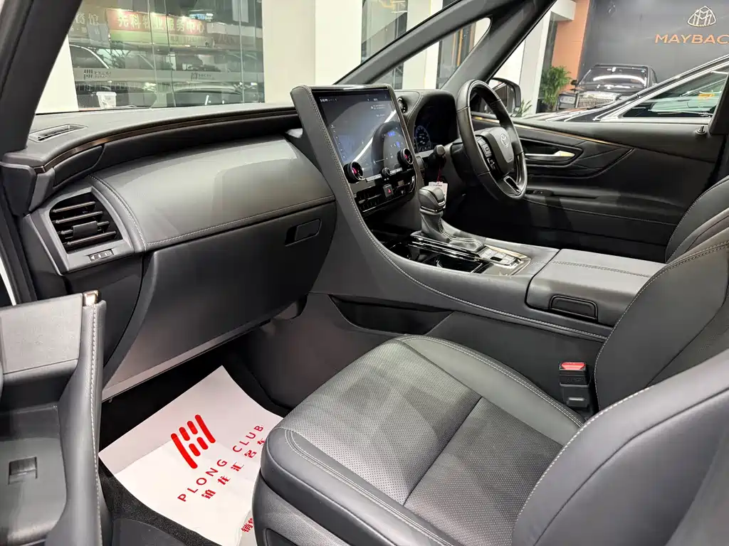Toyota Alphard — фото 8