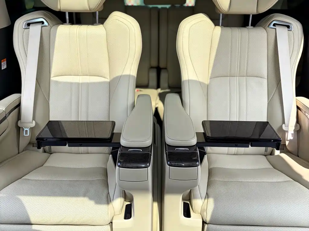 Toyota Alphard — фото 18