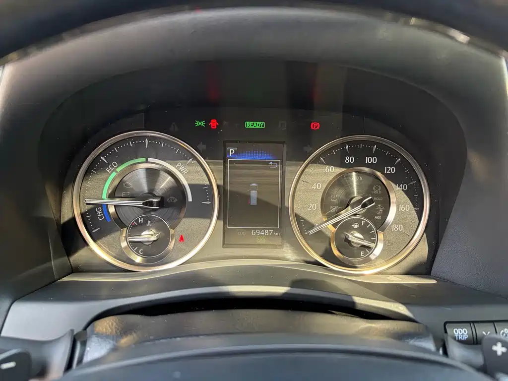 Toyota Alphard — фото 20