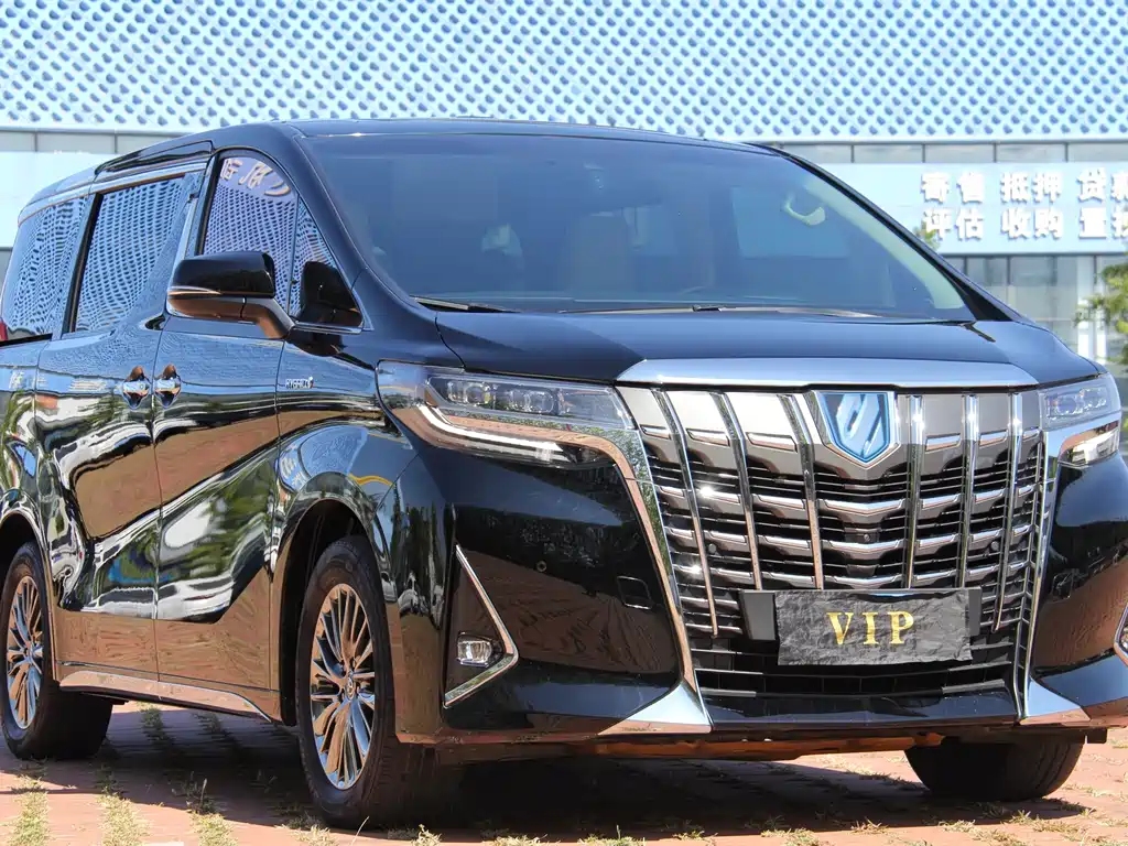 Toyota Alphard — фото 2