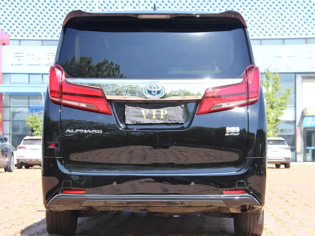 Toyota Alphard — фото 5