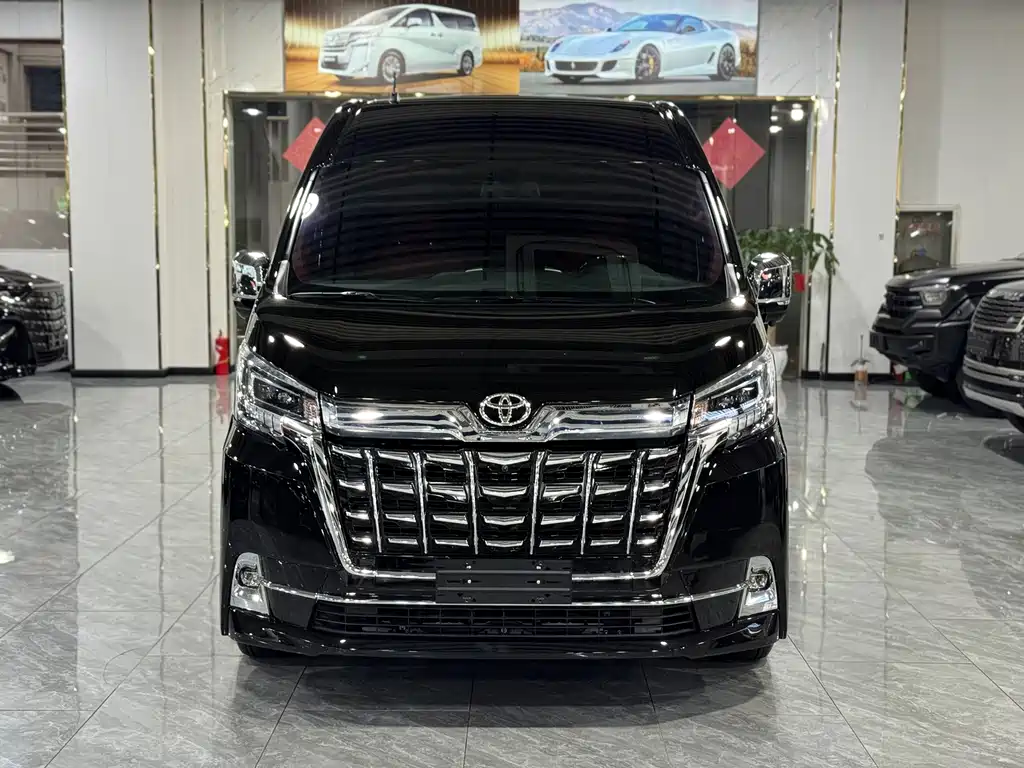 Toyota Hiace — фото 2