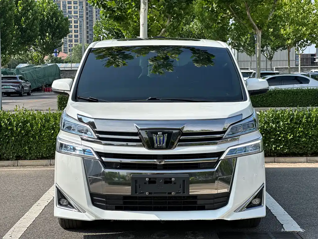 Toyota Vellfire — фото 2