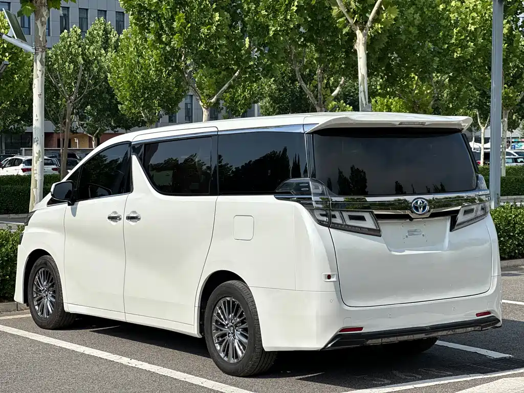 Toyota Vellfire — фото 6