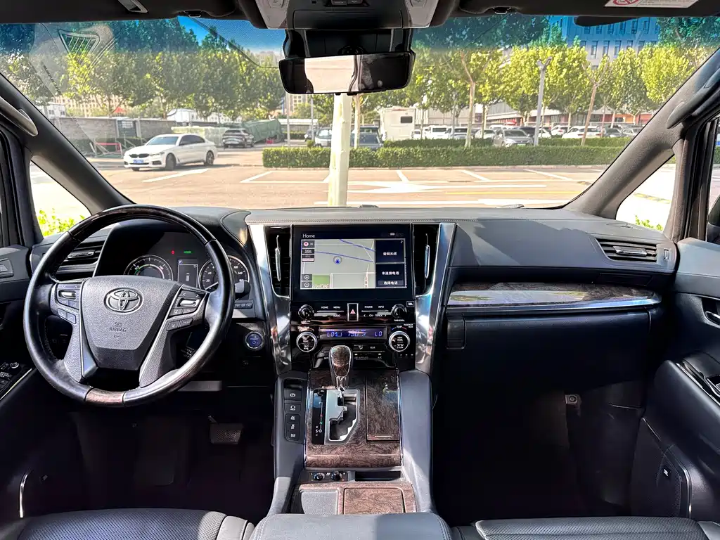 Toyota Vellfire — фото 9