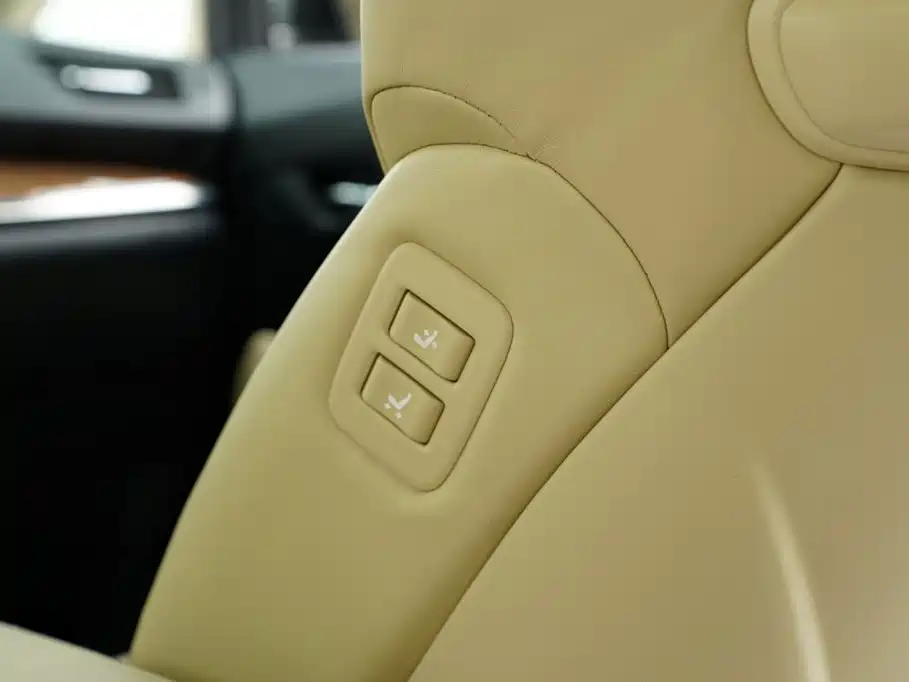 Toyota Alphard — фото 35